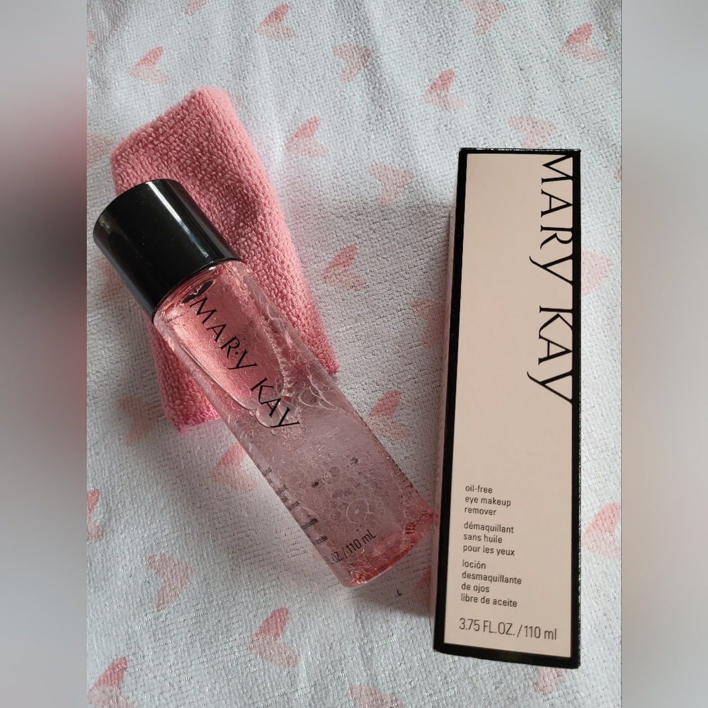 Oil free makeup remover